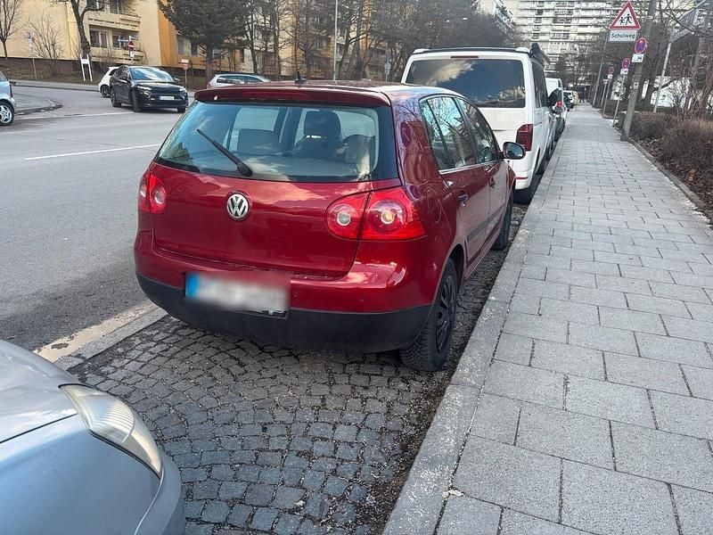 Gebraucht VW Golf V 115 PS (84 kW) 2004 Rot Kleinwagen