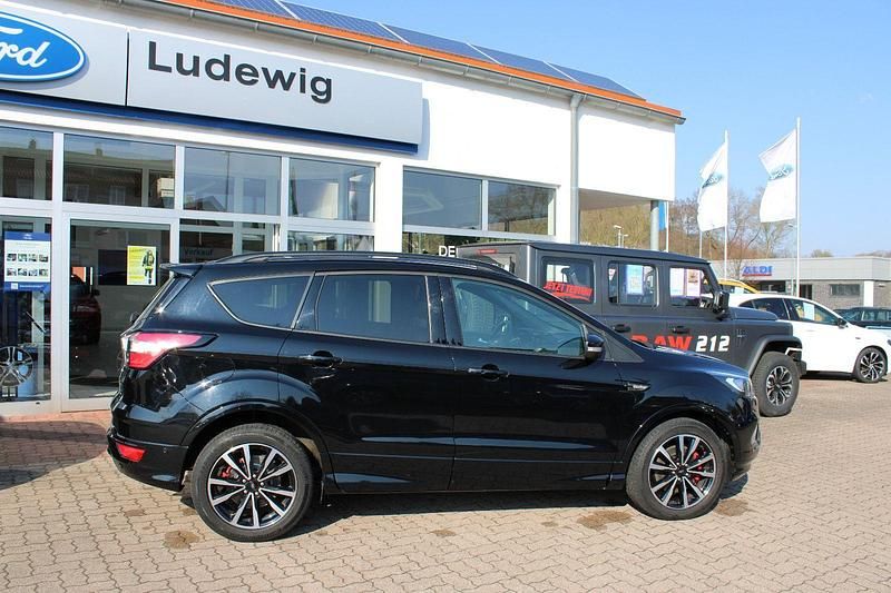 Gebraucht Ford Kuga ST-Line 150 PS (110 kW) 2019 Schwarz SUV