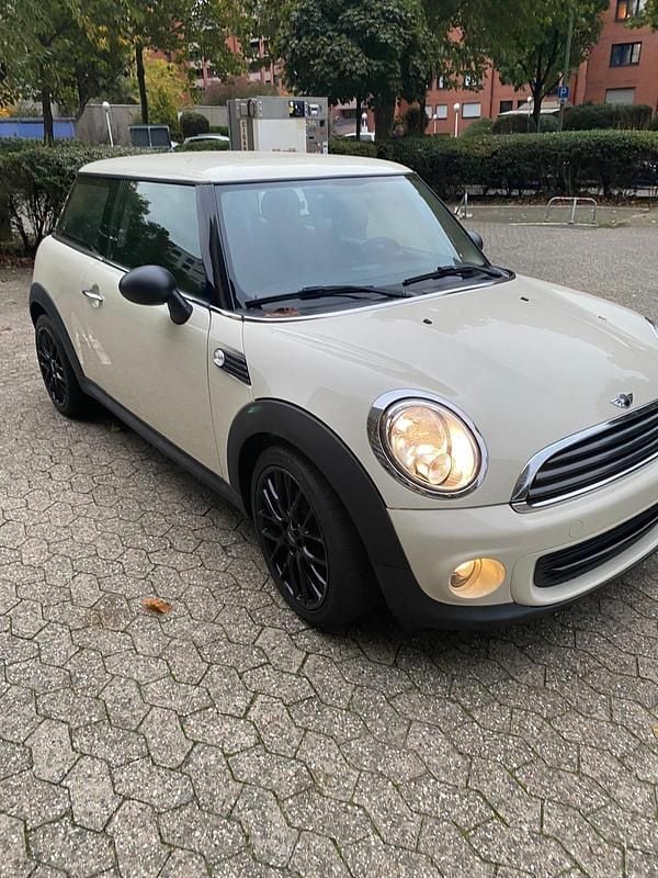 Weiß Gebraucht 2013 Mini ONE Kleinwagen | 6.300 € (Etwas zu teuer) - Bild 1/4