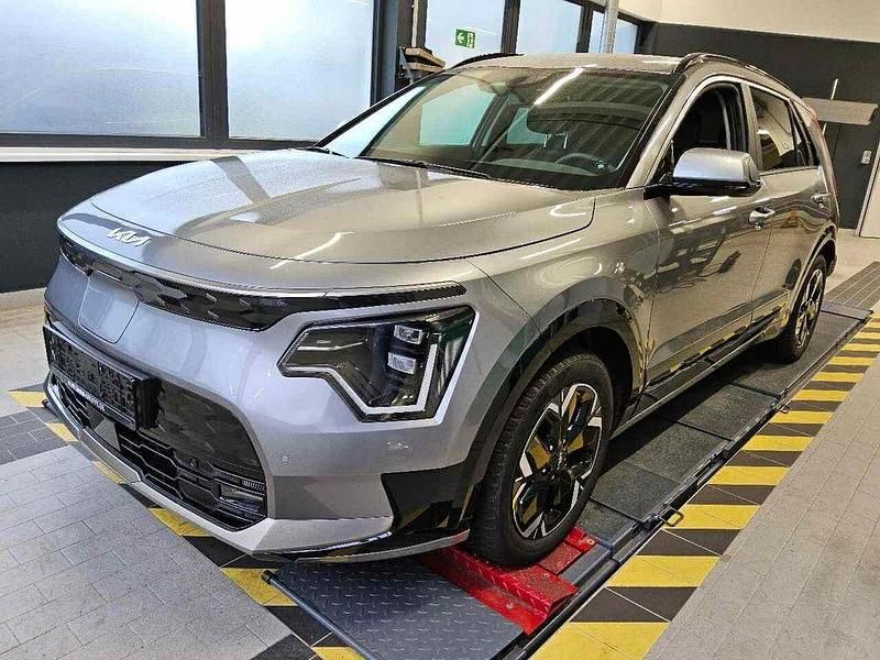 Stahlgrau (metallic) Gebraucht 2023 Kia e-Niro Vision SUV | 23.990 € (Guter Preis) - Bild 1/4
