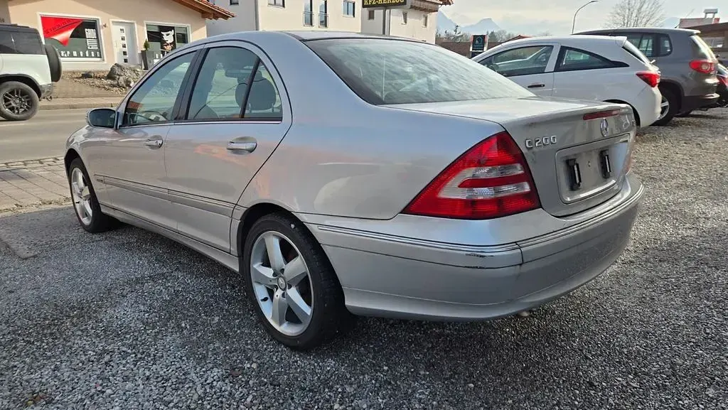 Gebraucht Mercedes C200 122 PS (89 kW) 2006 Silber Limousine