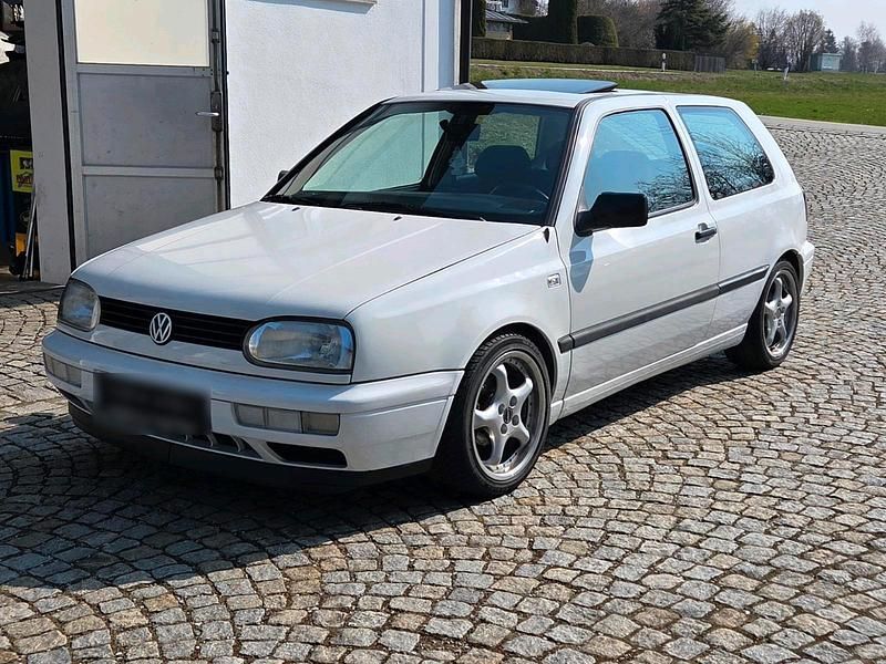 Gebraucht VW Golf III 75 PS (55 kW) 1995 Weiß Kleinwagen