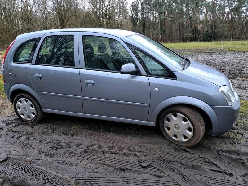 Grau Gebraucht 2005 Opel Meriva Van / Kleinbus | 1.500 € (Fairer Preis) - Bild 1/4