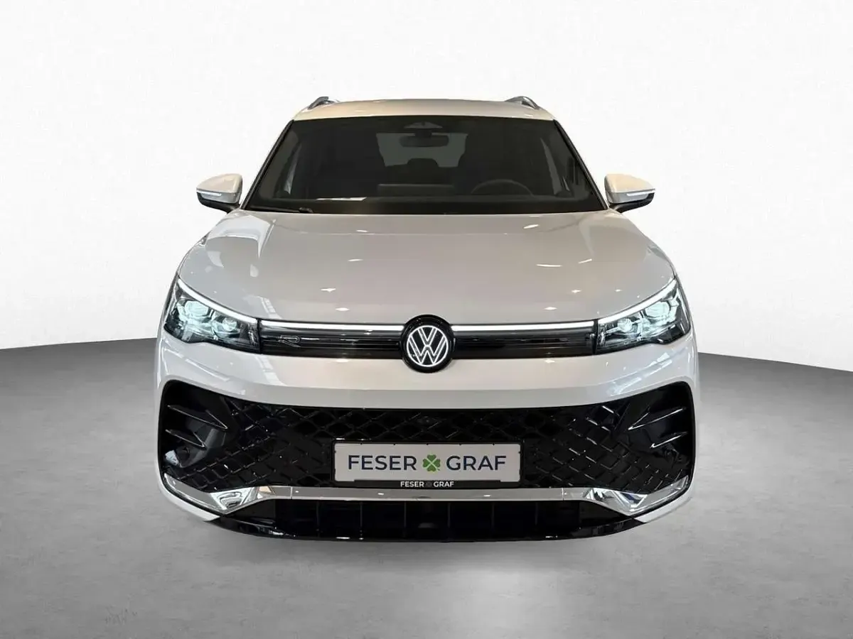 Gebraucht VW Tiguan R-line 150 PS (110 kW) 2026 Oryxweiß perlmutteffekt SUV