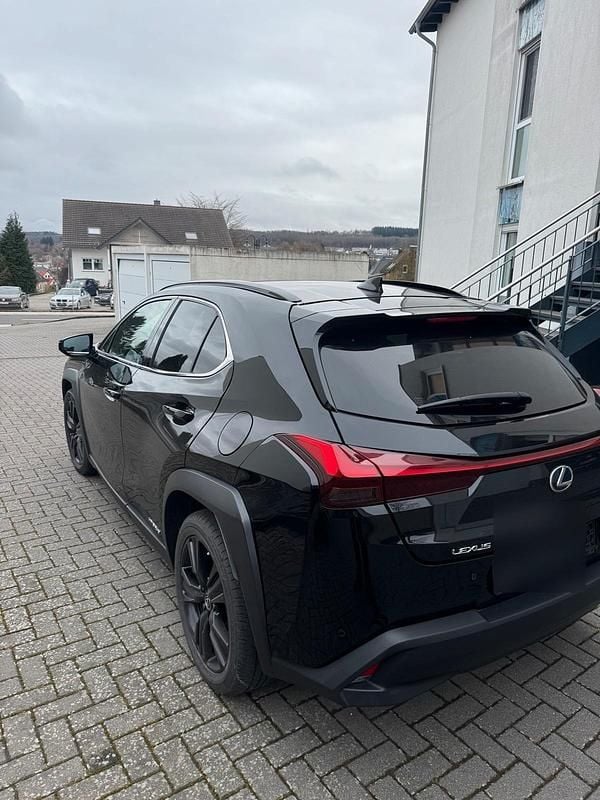 Gebraucht Lexus UX 250h 184 PS (135 kW) 2021 Schwarz SUV