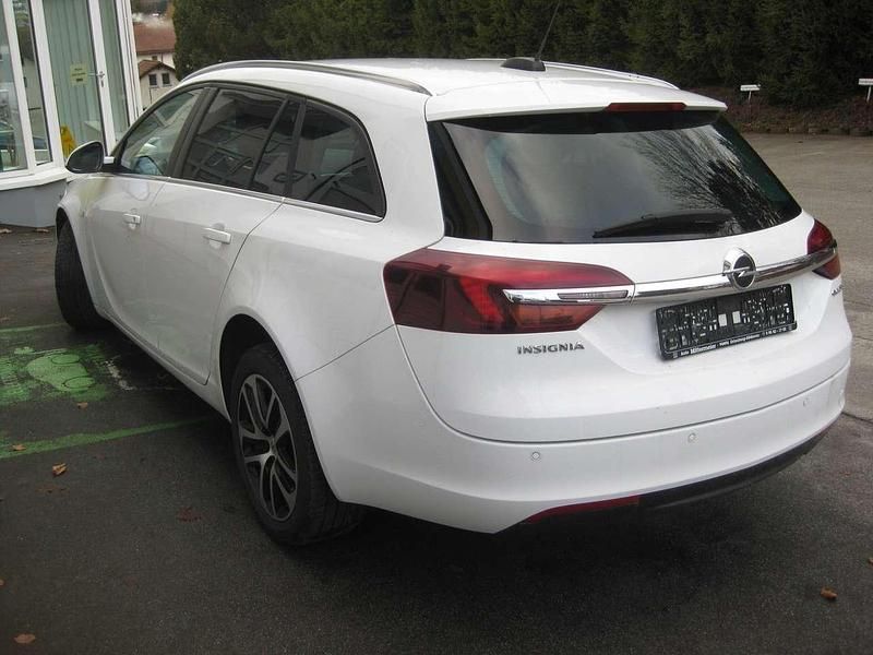 Gebraucht Opel Insignia Edition 140 PS (102 kW) 2017 Weiß Kombi