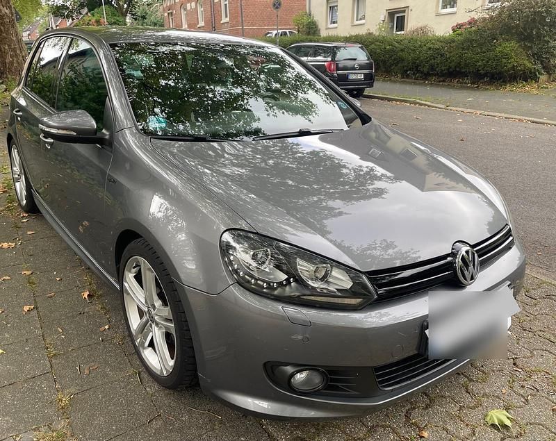 Grau Gebraucht 2012 VW Golf VI R-line Limousine | 9.100 € (Teuer) - Bild 1/4