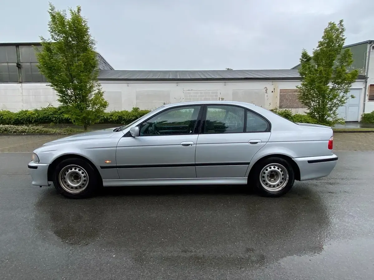 Gebraucht BMW 525 M Sport 163 PS (119 kW) 2001 Silber Limousine
