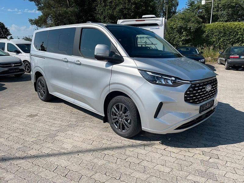 Silber Neu 2025 Ford Tourneo Custom Titanium Van / Kleinbus | 62.990 € (Teuer) - Bild 1/4