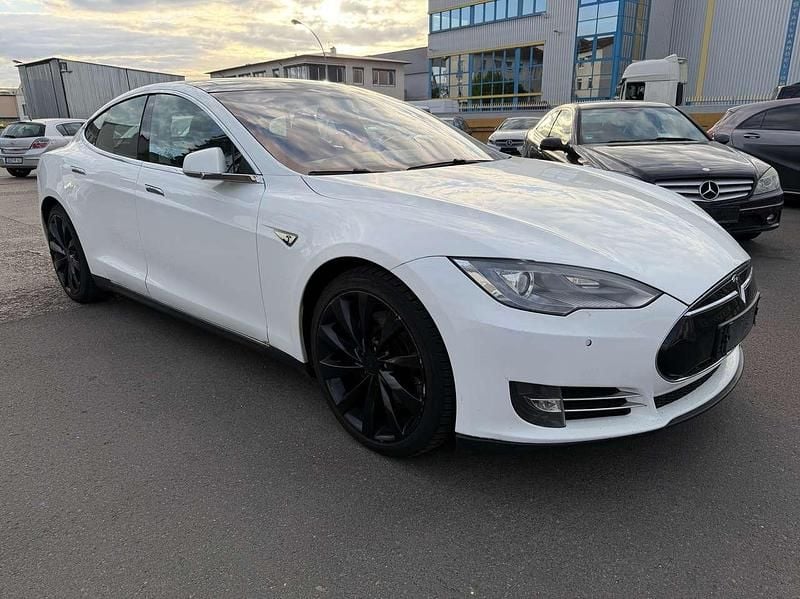 Second-hand Tesla Model S 309 kW (421 CP) 2014 Alb Hatchback