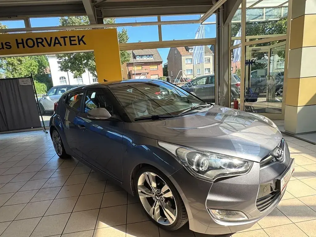 Gebraucht Hyundai Veloster 140 PS (102 kW) 2012 Silber Kleinwagen