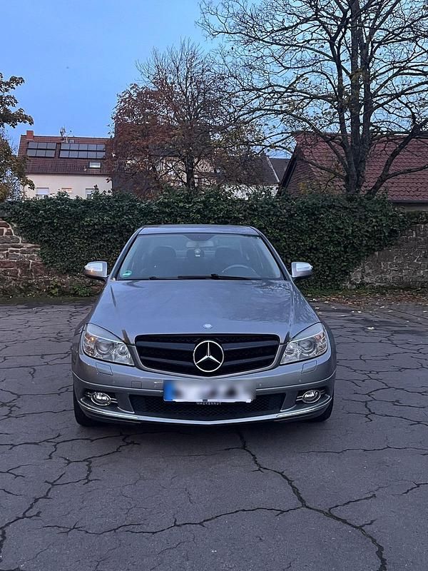 Grau Gebraucht 2007 Mercedes C230 Limousine | 7.999 € (Etwas zu teuer) - Bild 1/4