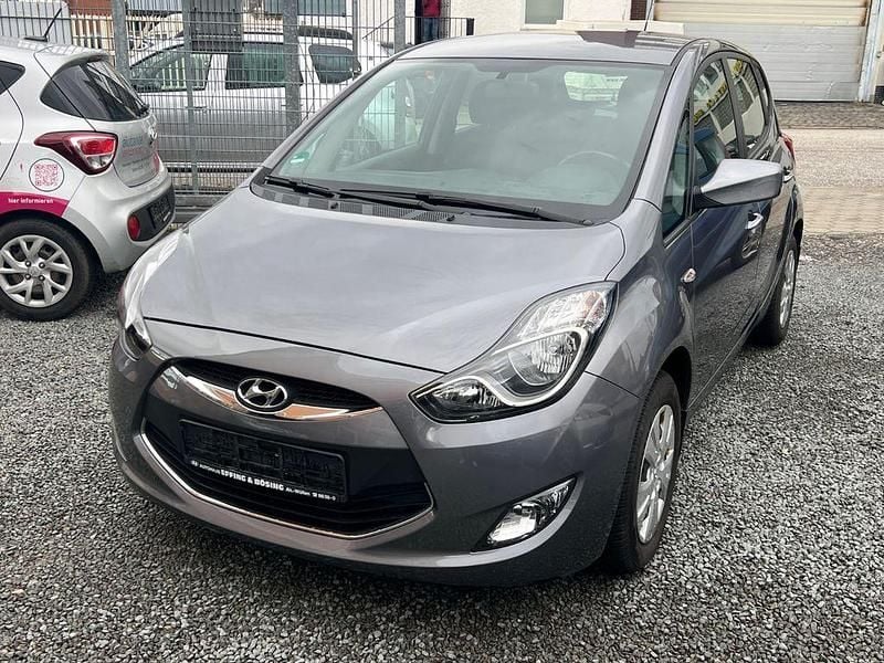 Gebraucht Hyundai ix20 Classic 90 PS (66 kW) 2014 Grau Kleinwagen