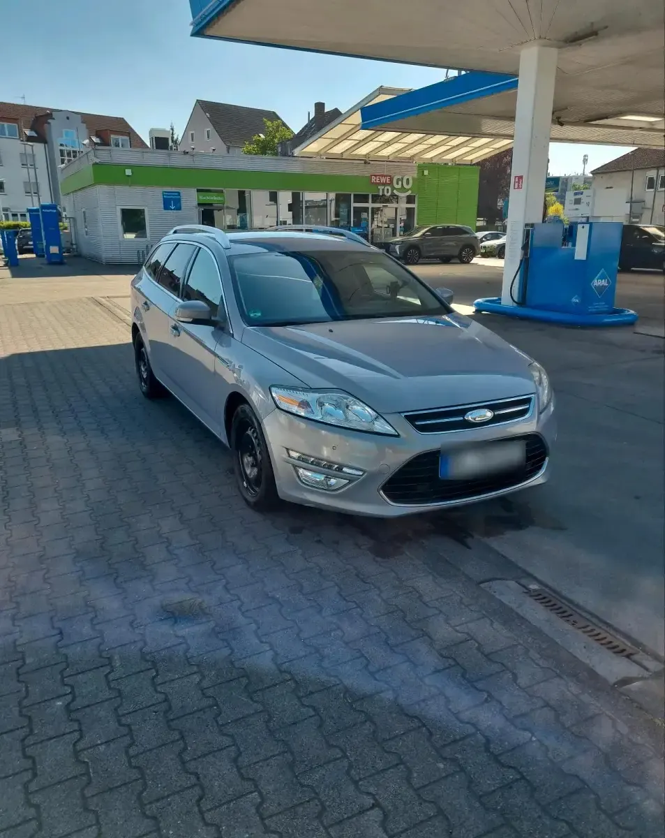 Gebraucht Ford Mondeo 200 PS (147 kW) 2011 Silber Kombi