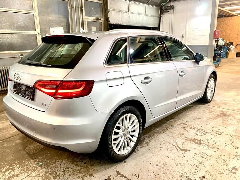Gebraucht Audi A3 110 PS (80 kW) 2014 Silber Limousine