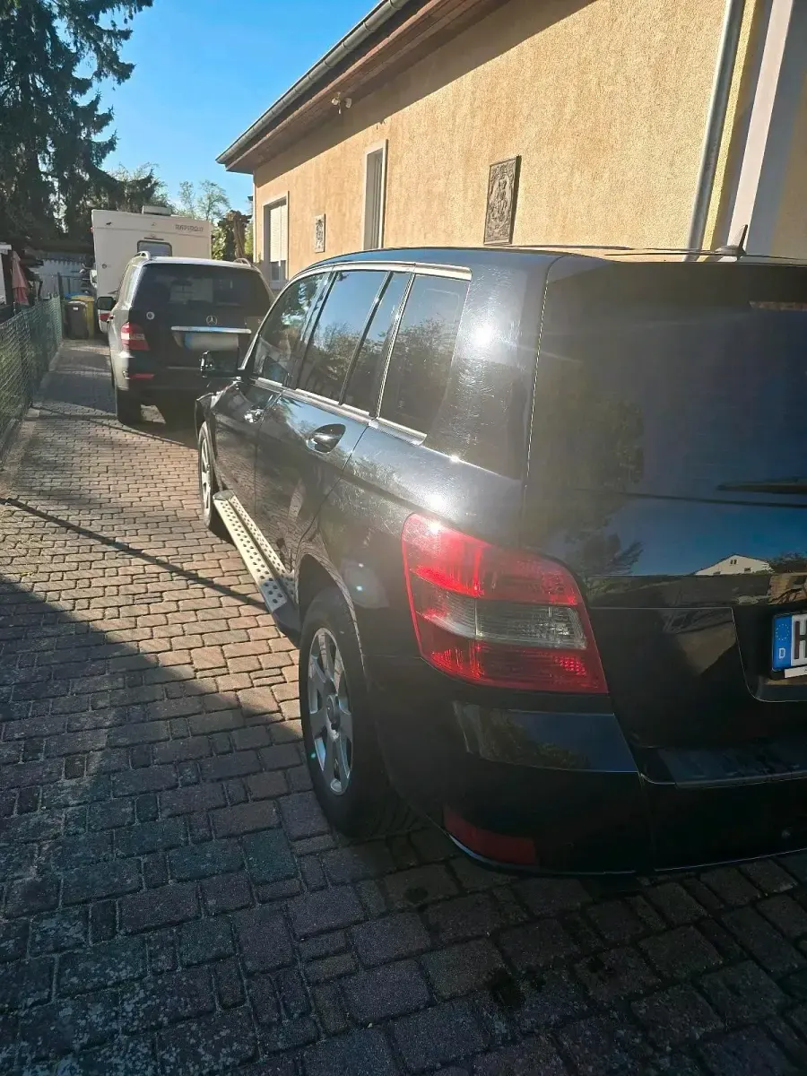 Gebraucht Mercedes GLK200 143 PS (105 kW) 2011 Schwarz SUV