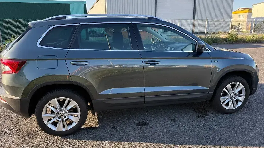 Gebraucht Skoda Karoq Drive 150 PS (110 kW) 2021 Grau SUV