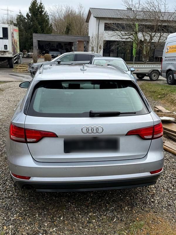 Gebraucht Audi A4 Design 150 PS (110 kW) 2018 Grau Kombi