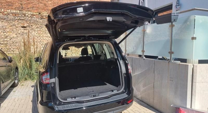 Gebraucht Ford Galaxy 165 PS (121 kW) 2018 Schwarz Van / Kleinbus