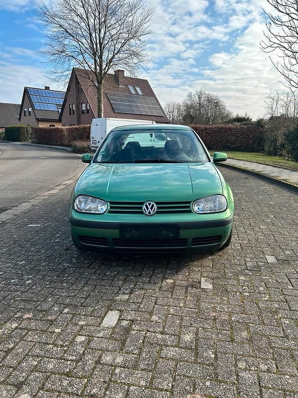 Gebraucht VW Golf IV 75 PS (55 kW) 2004 Grün Kleinwagen