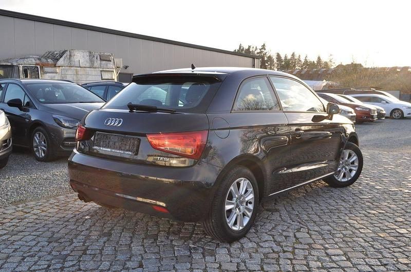 Gebraucht Audi A1 Attraction 122 PS (89 kW) 2012 Schwarz Kleinwagen