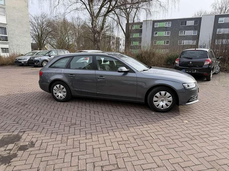 Gebraucht Audi A4 Ambiente 150 PS (110 kW) 2015 Grau Kombi