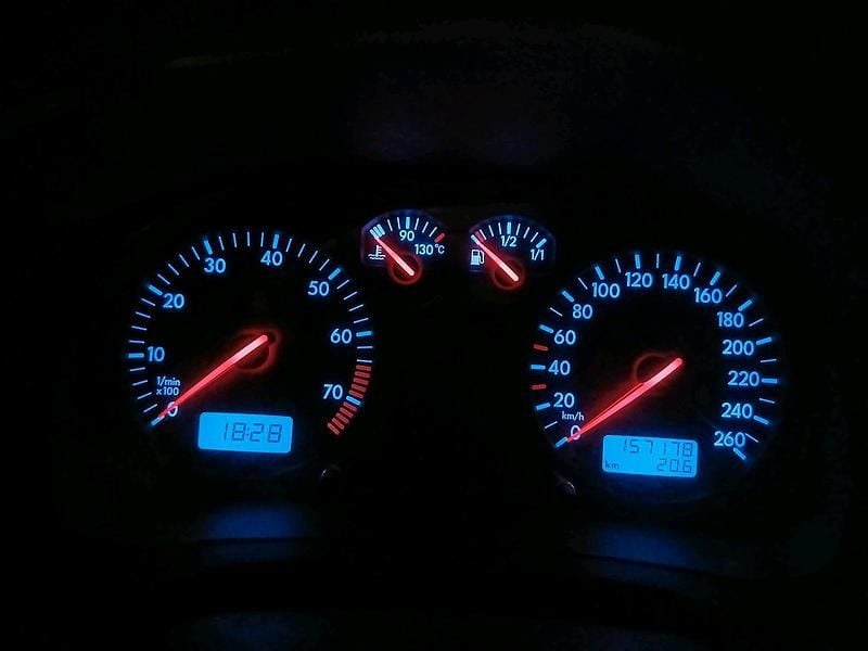 Gebraucht VW Golf IV 105 PS (77 kW) 2002 Silber Kleinwagen