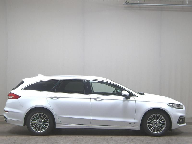 Weiss Gebraucht 2022 Ford Mondeo Titanium Kombi | 16.980 € (Superpreis) - Bild 1/4