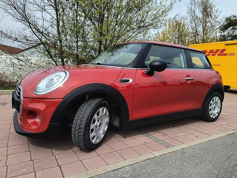 Usado Mini ONE 75 HP (55 kW) 2017 Vermelho Citadino