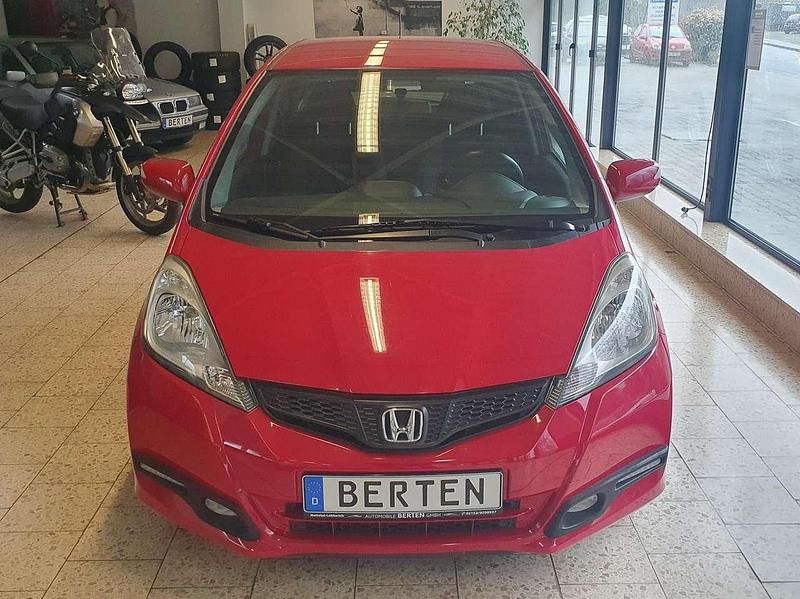 Gebraucht Honda Jazz Comfort Plus 99 PS (72 kW) 2015 Milano red Kleinwagen