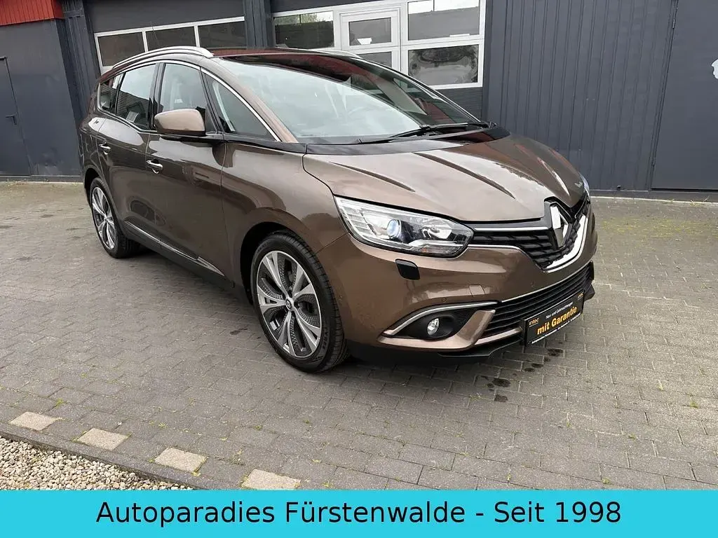 Gebraucht Renault Scénic III Intens 132 PS (97 kW) 2017 Gold Van / Kleinbus