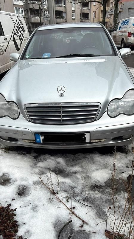 Gebraucht Mercedes C180 129 PS (94 kW) 2000 Silber Limousine