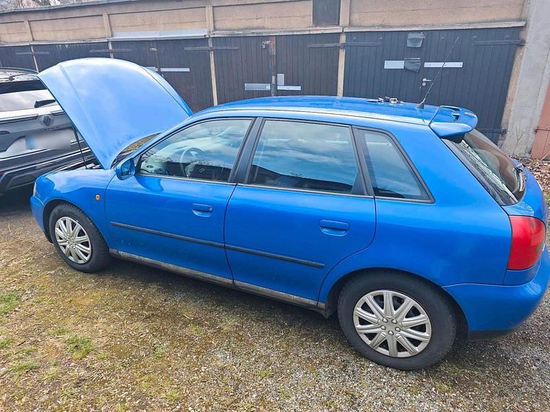 Gebraucht Audi A3 101 PS (74 kW) 1999 Blau Kleinwagen