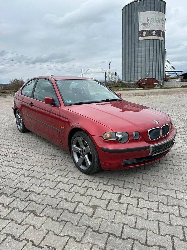Gebraucht BMW 318 143 PS (105 kW) 2002 Rot Coupé