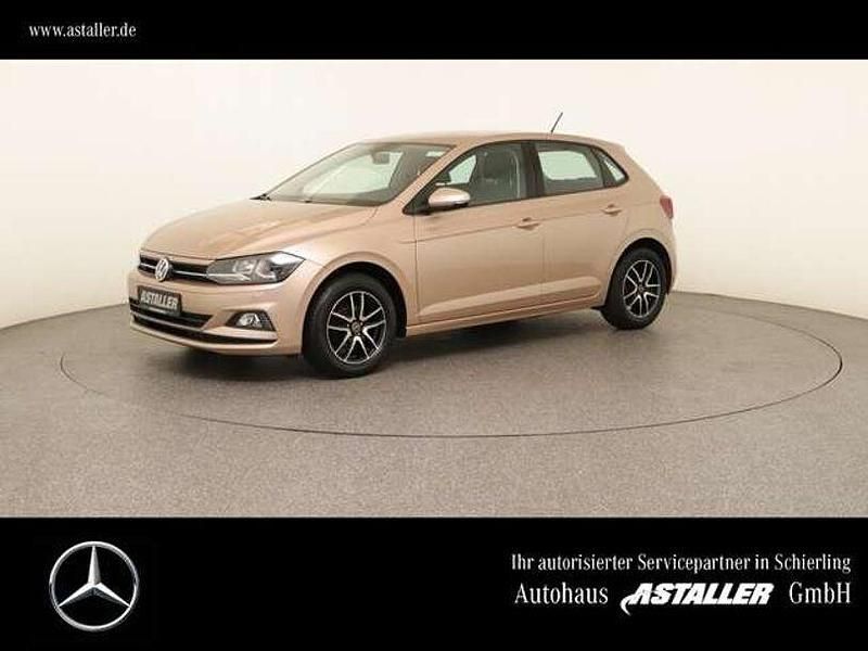 Gold goldgelb (metallic) Gebraucht 2018 VW Polo Comfortline Kleinwagen | 12.899 € (Guter Preis) - Bild 1/4
