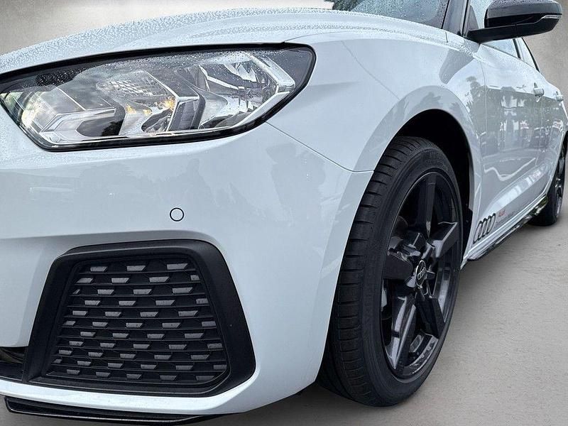 Gebraucht Audi A1 Sportback 95 PS (69 kW) 2025 Gletscherweiß metallic Kleinwagen