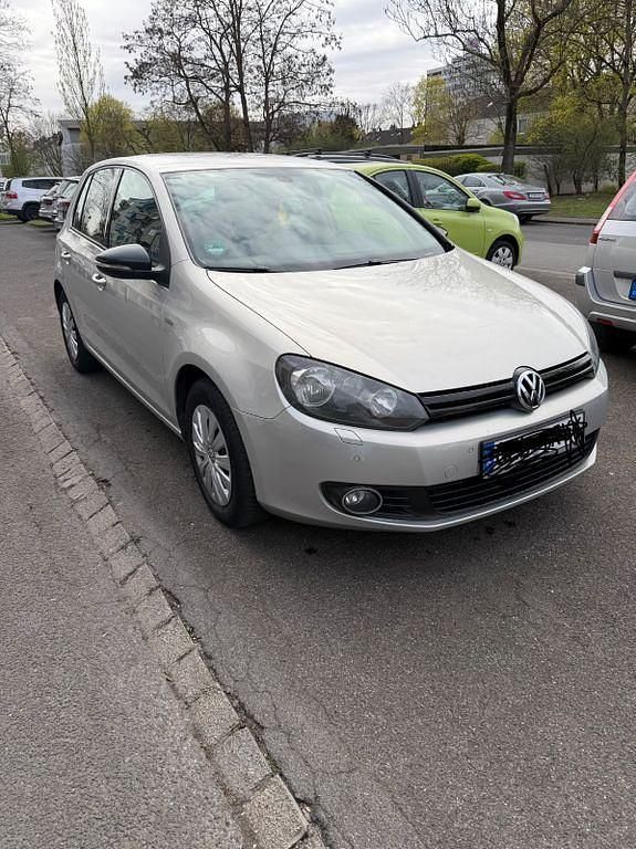 Gebraucht VW Golf VI Match 105 PS (77 kW) 2011 Silber Kleinwagen