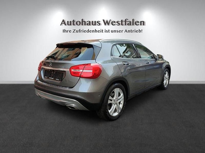 Gebraucht Mercedes GLA200 156 PS (114 kW) 2016 Grau SUV