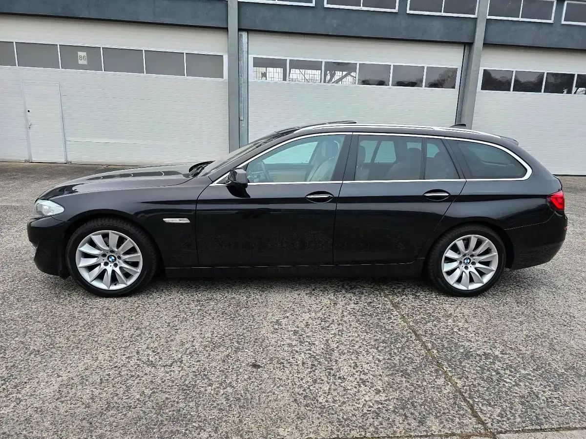 Usata BMW 520 184 CV (135 kW) 2012 Nero Station wagon