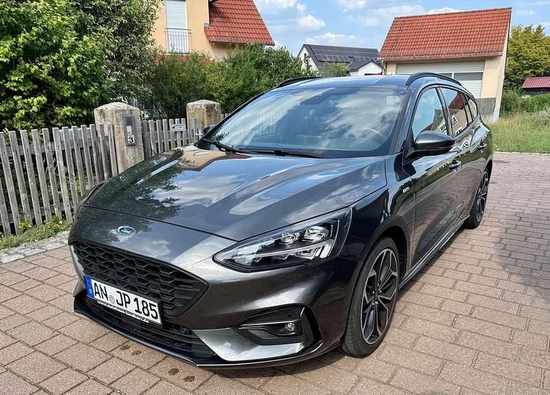Grau Gebraucht 2019 Ford Focus ST-Line Kombi | 17.500 € (Fairer Preis) - Bild 1/4