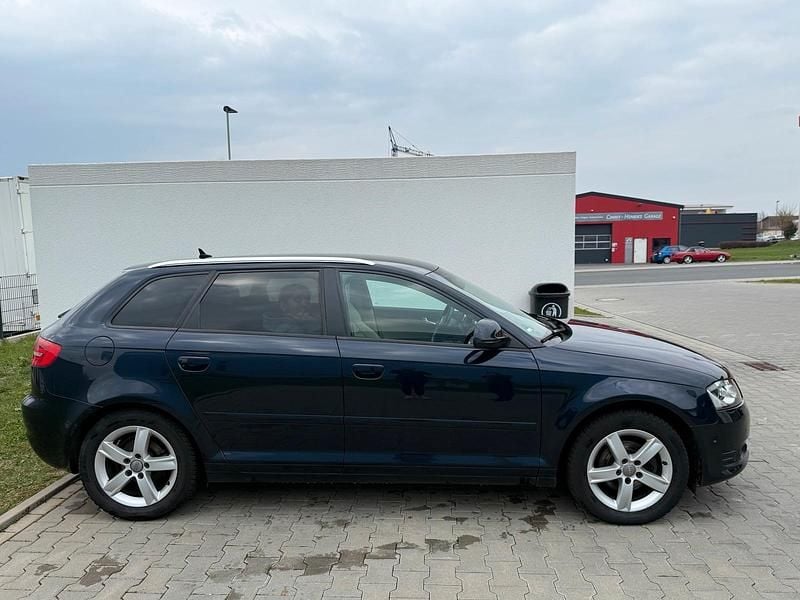 Gebraucht Audi A3 105 PS (77 kW) 2009 Blau Kleinwagen