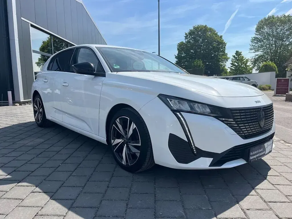 Gebraucht Peugeot 308 Allure 131 PS (96 kW) 2022 Weiß Limousine
