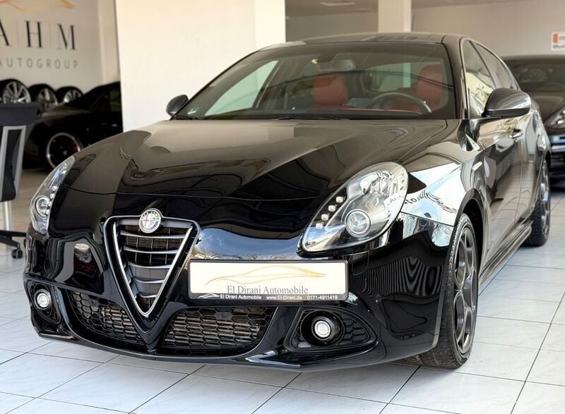 Schwarz Gebraucht 2015 Alfa Romeo Giulietta Quadrifoglio Verde Kleinwagen | 12.990 € (Guter Preis) - Bild 1/4