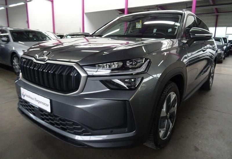 Grau Gebraucht 2024 Skoda Kodiaq SUV | 42.249 € (Guter Preis) - Bild 1/4
