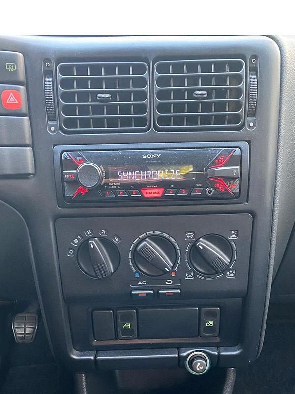 Gebraucht VW Polo Conceptline 60 PS (44 kW) 1998 Schwarz Kleinwagen