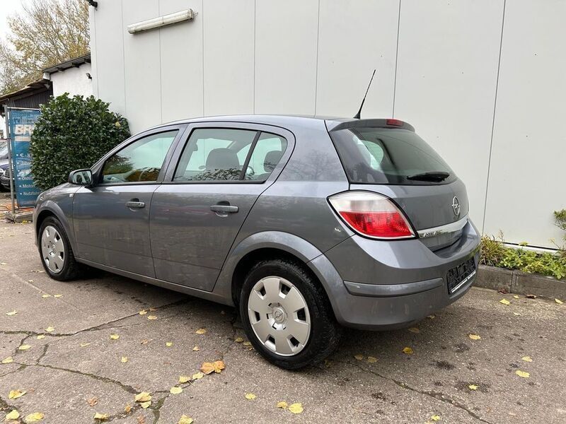 Gebraucht Opel Astra 105 PS (77 kW) 2005 Grau Limousine