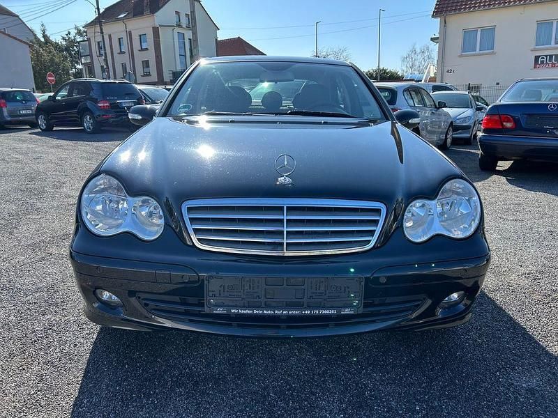 Gebraucht Mercedes C180 143 PS (105 kW) 2007 Schwarz Limousine