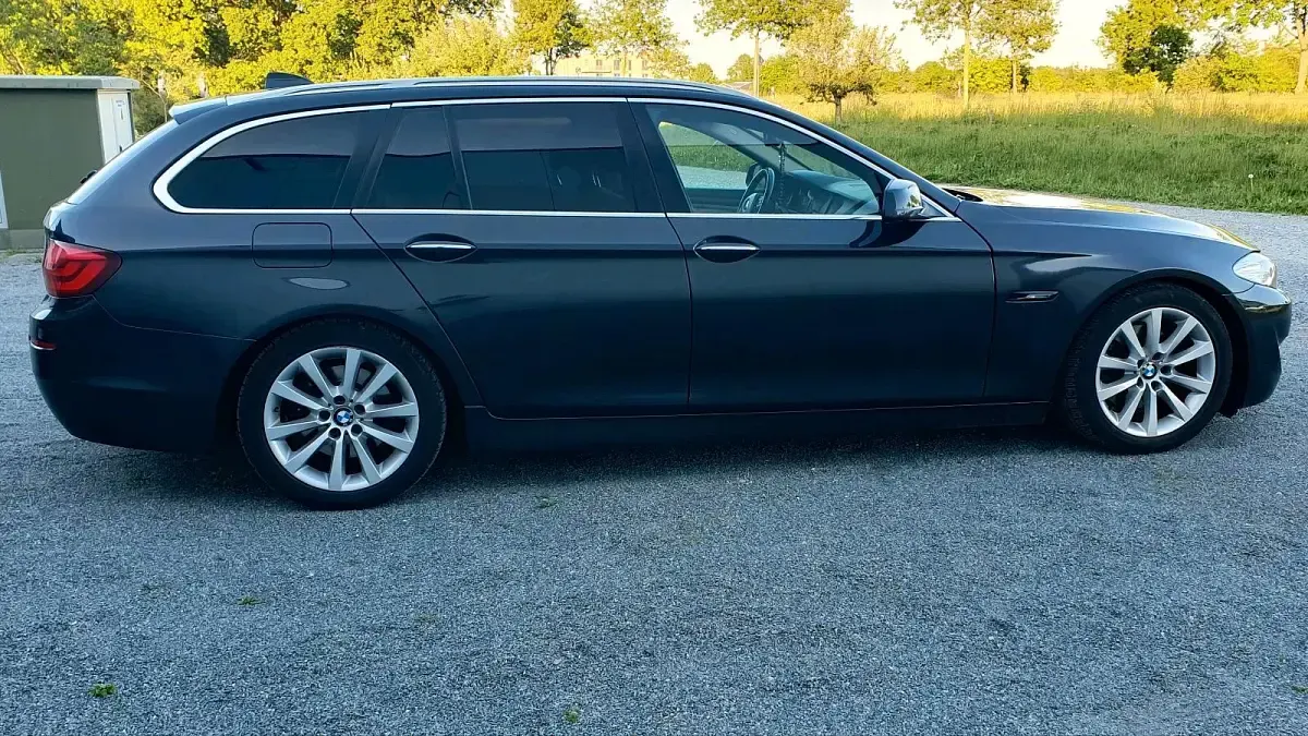 Gebraucht BMW 520 216 PS (158 kW) 2011 Schwarz Kombi