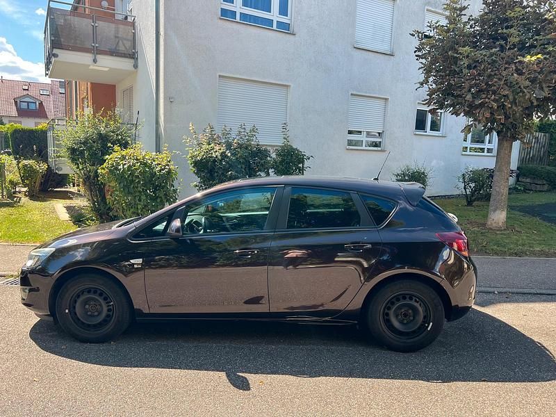 Braun Gebraucht 2012 Opel Astra Edition Limousine | 3.300 € (Guter Preis) - Bild 1/4