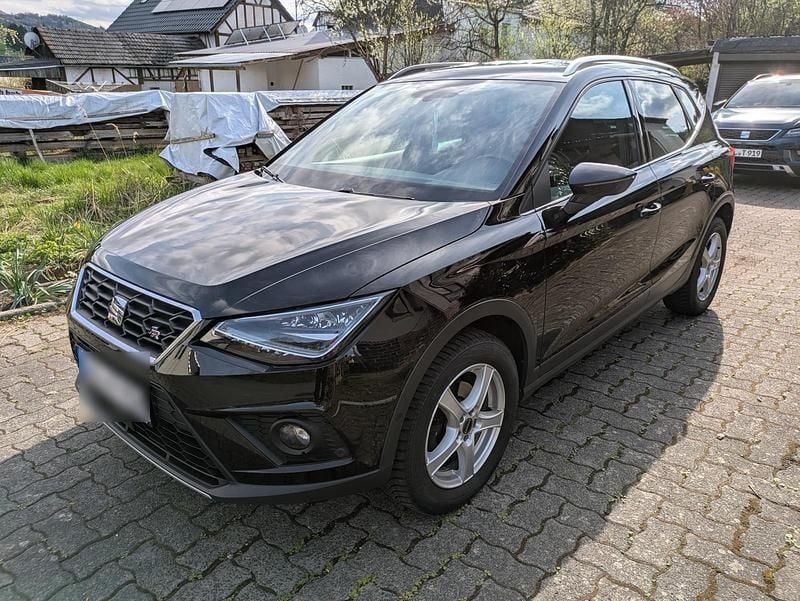 Schwarz Gebraucht 2018 Seat Arona FR SUV | 12.190 € (Guter Preis) - Bild 1/4